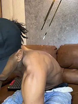 Snapshot of AaronCruz_ chatting on March 2025 07:01:02 PM AaronCruz online show from March 2025 07:01:02 PM