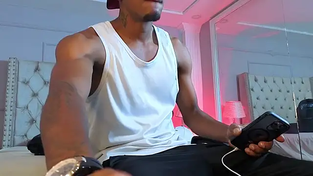 AaronCruz  online show from May 2026 07:50:02 PM