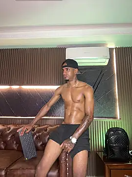 AaronCruz  online show from March 2026 04:52:02 PM