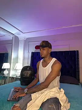 Snapshot of AaronCruz_ chatting on March 2026 12:17:01 AM AaronCruz online show from March 2026 12:17:01 AM