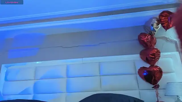 Snapshot of AaronCruz_ chatting on February 2026 01:35:02 PM AaronCruz online show from February 2026 01:35:02 PM