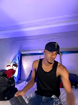 Snapshot of AaronCruz_ chatting on December 2025 10:00:02 PM AaronCruz online show from December 2025 10:00:02 PM