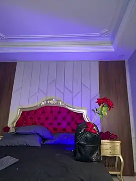 Snapshot of AaronCruz_ chatting on December 2025 12:03:02 AM AaronCruz online show from December 2025 12:03:02 AM