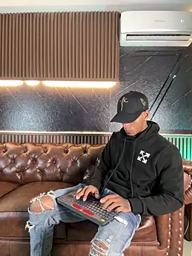 AaronCruz  online show from March 2026 01:54:02 AM