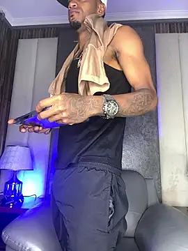 Snapshot of AaronCruz_ chatting on January 2026 07:51:01 PM AaronCruz online show from January 2026 07:51:01 PM