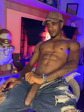 Snapshot of AaronCruz_ chatting on October 2025 05:29:01 AM AaronCruz online show from October 2025 05:29:01 AM