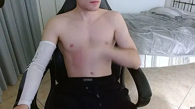 FitGuyDream online show from November 2025 11:25:01 PM