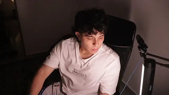 Tony Hoffa online show from November 2025 04:38:01 AM