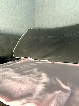 MiloTheName online show from November 2025 06:17:02 AM