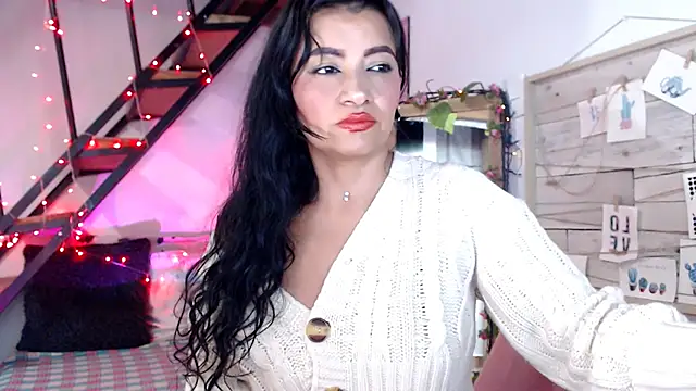 luna sky83 online show from November 2025 06:35:02 AM