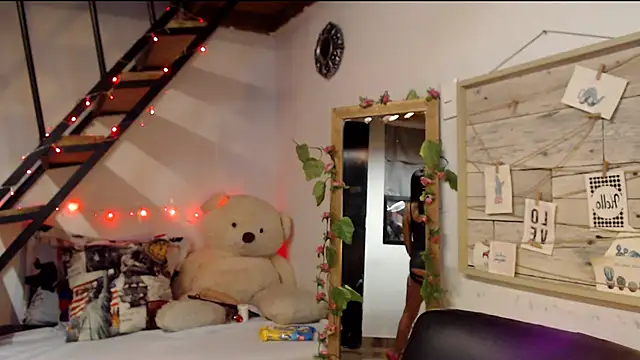 luna sky83 online show from February 2025 06:19:01 AM