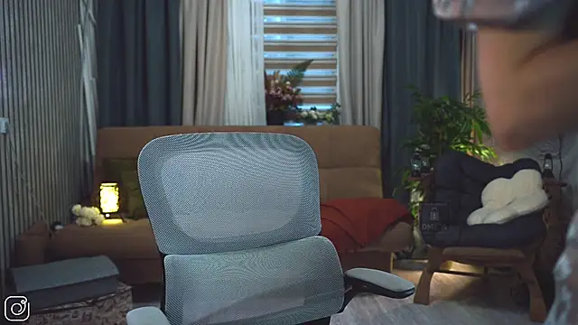 Feral Berrry  online show from February 2026 02:17:02 PM