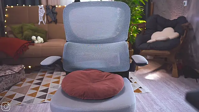 Feral Berrry  online show from October 2025 05:48:01 AM