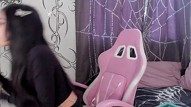 AlyRoses online show from June 2026 04:28:01 PM