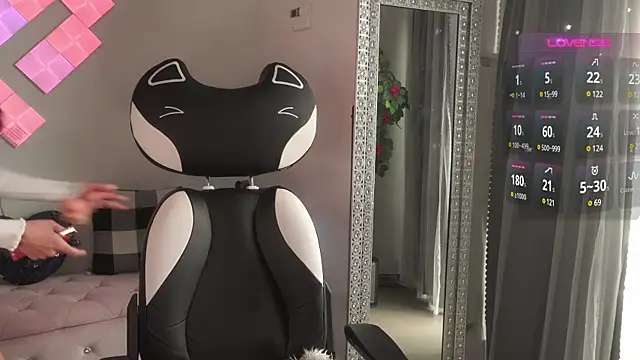 Snapshot of Mysticxkitty chatting on February 2025 04:40:01 PM Mysticxkitty online show from February 2025 04:40:01 PM