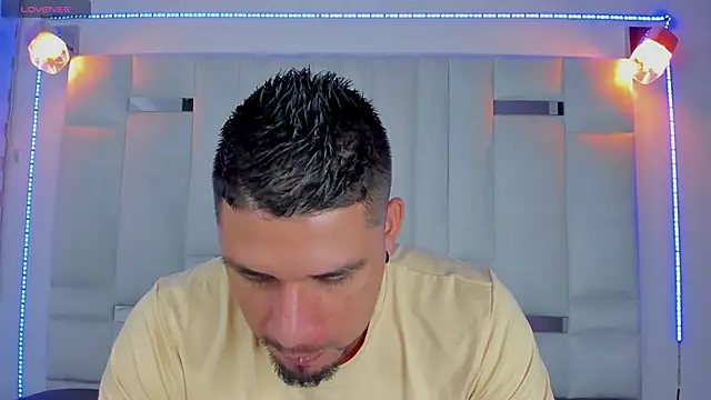 Jacoob19  online show from March 2025 12:56:02 PM