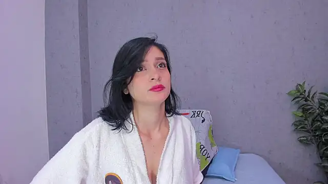 Tiffany mendez online show from December 2025 12:22:02 PM