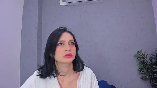 Tiffany mendez online show from December 2025 12:18:01 PM