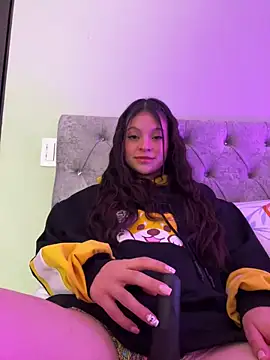 LucyEvans  online show from November 2025 05:01:01 AM