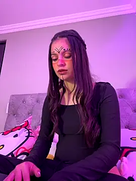 LucyEvans  online show from October 2025 05:37:02 AM