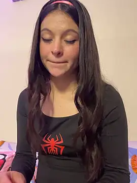 LucyEvans  online show from October 2025 04:35:01 AM