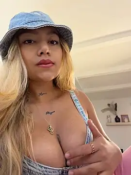 Snapshot of amanda-medrano1 chatting on July 2026 02:01:02 PM amanda-medrano1 online show from July 2026 02:01:02 PM