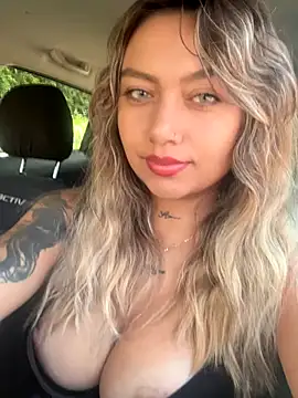amanda-medrano1 online show from September 2025 02:59:01 PM