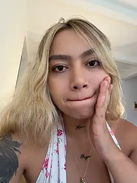 Snapshot of amanda-medrano1 chatting on July 2026 03:19:02 PM amanda-medrano1 online show from July 2026 03:19:02 PM
