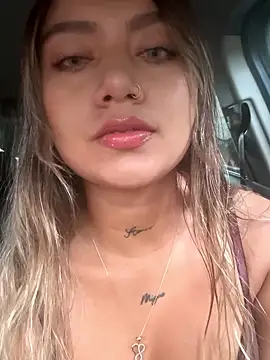 amanda-medrano1 online show from December 2025 02:43:02 PM