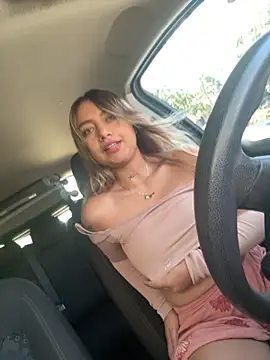 amanda-medrano1 online show from September 2025 03:19:02 PM