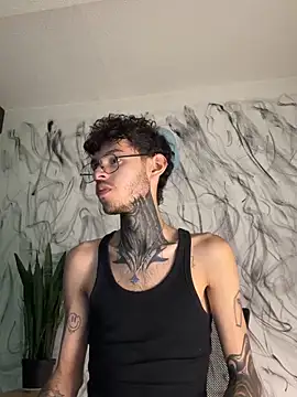Snapshot of Saturno_v chatting on June 2026 10:09:01 AM Saturno v online show from June 2026 10:09:01 AM