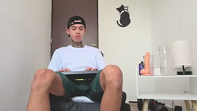 Saturno v online show from November 2025 10:40:02 AM