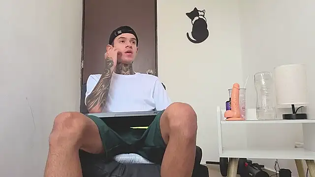 Saturno v online show from November 2025 11:03:02 AM