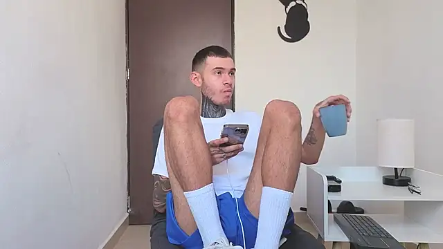 Saturno v online show from November 2025 12:49:02 PM