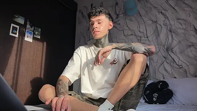 Saturno v online show from April 2026 09:48:01 PM