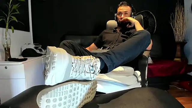 alessandro wye online show from October 2025 05:30:02 AM