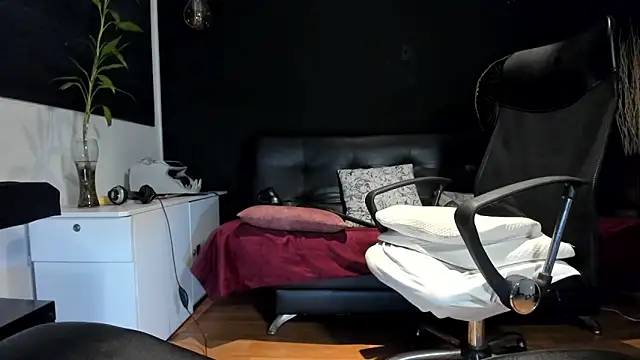 alessandro wye online show from November 2025 06:40:02 AM