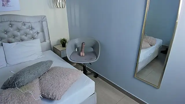 escarleth   online show from March 2026 11:48:02 AM