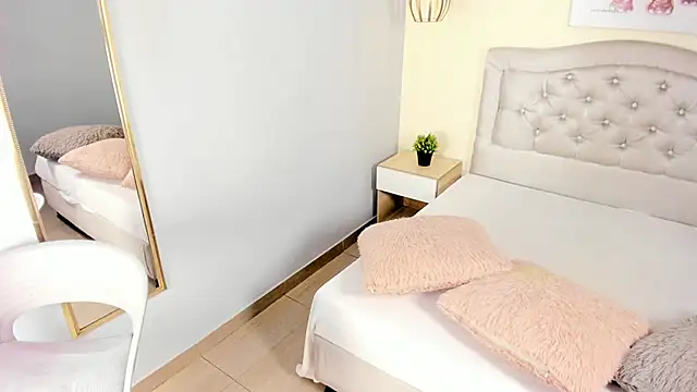 escarleth   online show from March 2026 12:22:02 PM