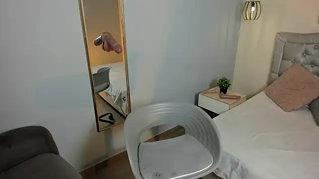 escarleth   online show from October 2025 02:03:02 PM