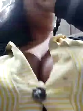 Snapshot of Miia_grand chatting on March 2025 03:39:01 PM Miia grand online show from March 2025 03:39:01 PM