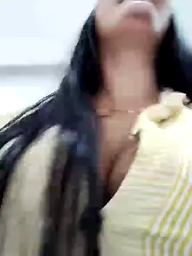 Snapshot of Miia_grand chatting on January 2025 03:11:01 PM Miia grand online show from January 2025 03:11:01 PM