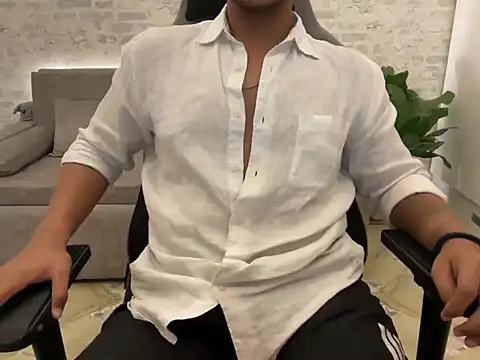 hornyyyy guyyyy online show from October 2025 08:05:01 PM