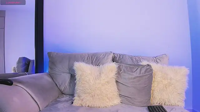 Snapshot of alanajonhsonm chatting on November 2025 05:33:02 AM alanajonhsonm online show from November 2025 05:33:02 AM