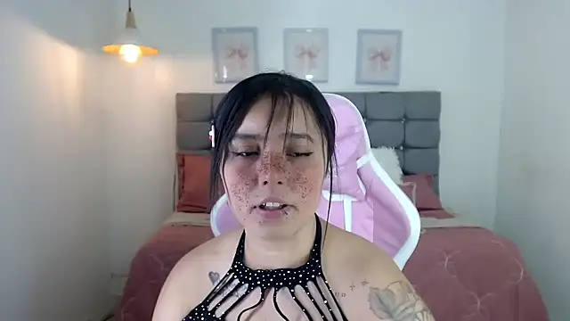 sarah moon2 online show from October 2025 03:35:01 PM