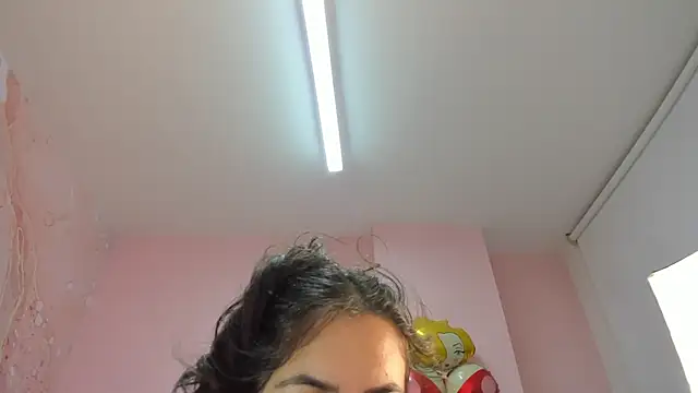 soyzarahtorres online show from November 2025 10:10:02 PM