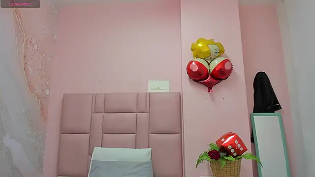 soyzarahtorres online show from October 2025 11:37:01 PM