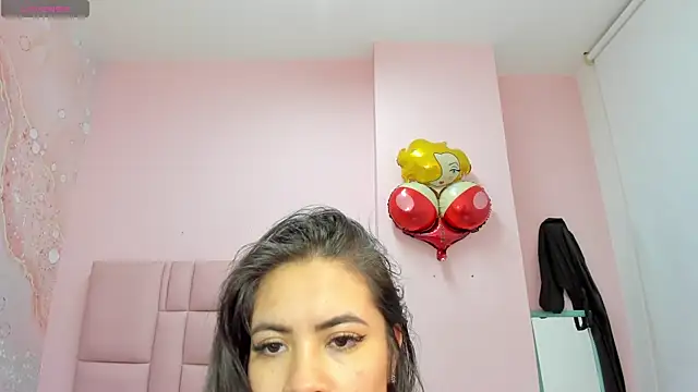 soyzarahtorres online show from September 2025 11:22:02 PM