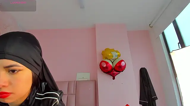 soyzarahtorres online show from September 2025 04:35:01 PM