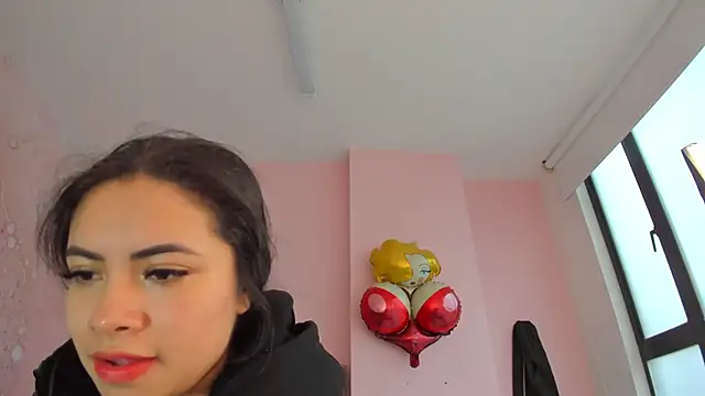 soyzarahtorres online show from October 2025 04:07:02 PM